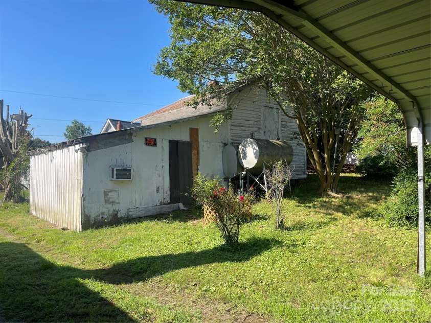 408 Moose Street, Albemarle, NC 28001.  MLS# CAR4268909, YatesRealty ID 18757. 