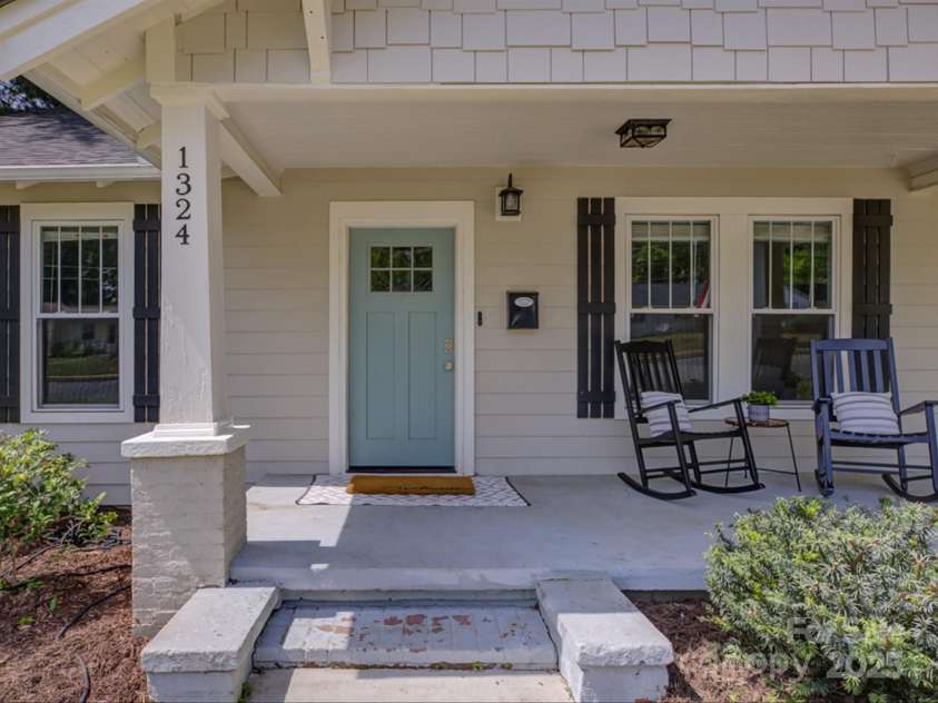 1324 35th Street, Charlotte, NC 28205.  MLS# CAR4256181, YatesRealty ID 18758. 