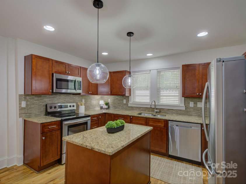 1324 35th Street, Charlotte, NC 28205.  MLS# CAR4256181, YatesRealty ID 18758. 