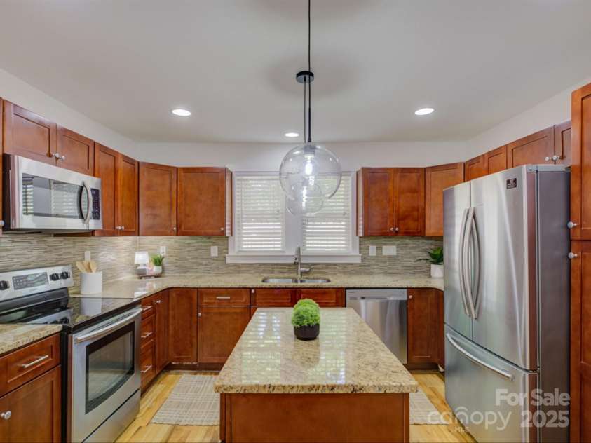 1324 35th Street, Charlotte, NC 28205.  MLS# CAR4256181, YatesRealty ID 18758. 