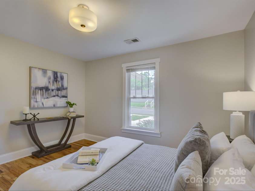 1324 35th Street, Charlotte, NC 28205.  MLS# CAR4256181, YatesRealty ID 18758. 