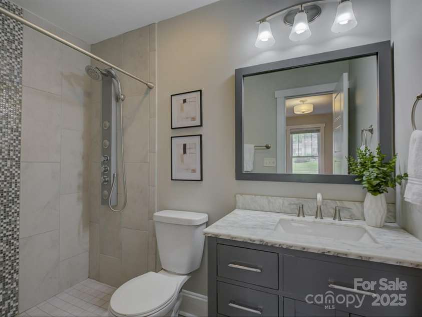 1324 35th Street, Charlotte, NC 28205.  MLS# CAR4256181, YatesRealty ID 18758. 