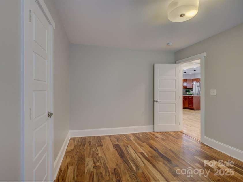 1324 35th Street, Charlotte, NC 28205.  MLS# CAR4256181, YatesRealty ID 18758. 