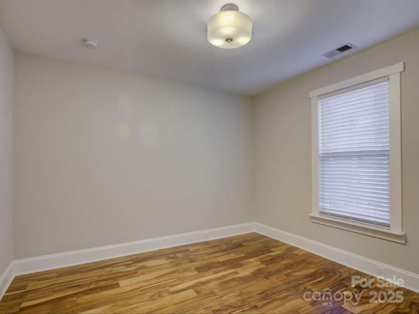 1324 35th Street, Charlotte, NC 28205.  MLS# CAR4256181, YatesRealty ID 18758. 