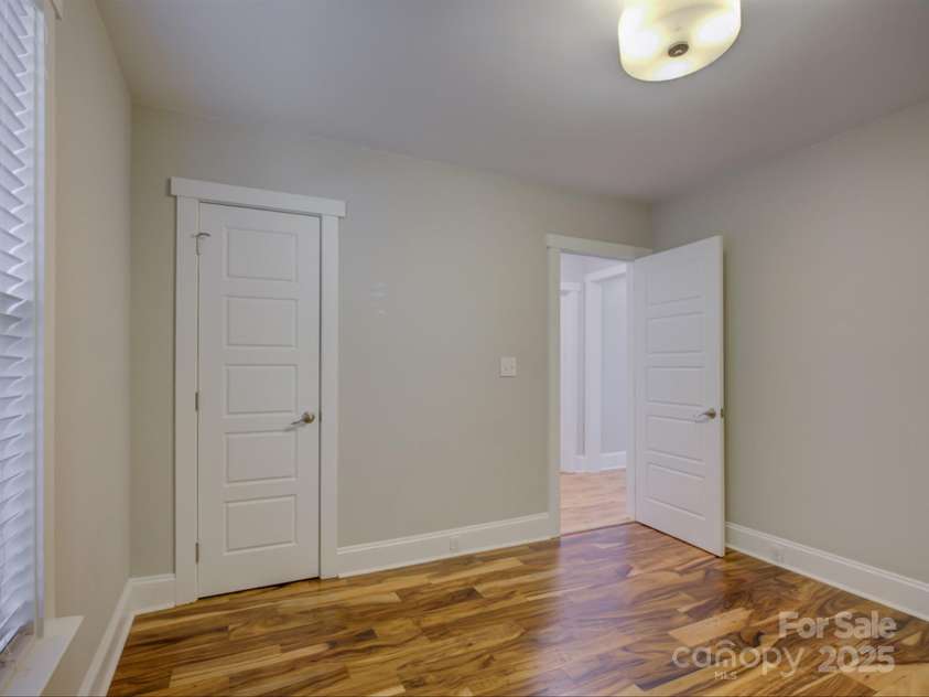 1324 35th Street, Charlotte, NC 28205.  MLS# CAR4256181, YatesRealty ID 18758. 