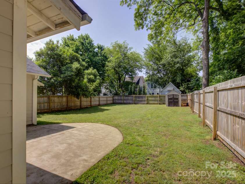 1324 35th Street, Charlotte, NC 28205.  MLS# CAR4256181, YatesRealty ID 18758. 