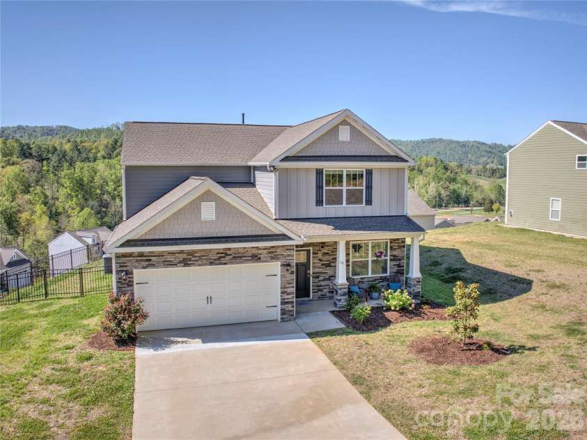 141 Amblers Knoll Road, Weaverville, NC 28787.  MLS# CAR4367667, YatesRealty ID 18758. Even pets will love it here!