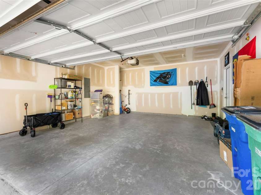 141 Amblers Knoll Road, Weaverville, NC 28787.  MLS# CAR4367667, YatesRealty ID 18758. How tidy!