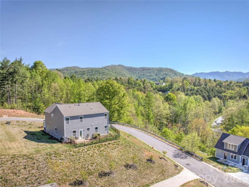 141 Amblers Knoll Road, Weaverville, NC 28787.  MLS# CAR4367667, YatesRealty ID 18758. It's a rounded corner lot!