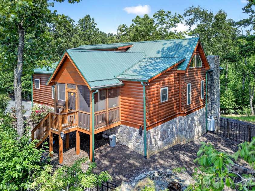 96 Boysenberry Drive, Nebo, NC 28761.  MLS# CAR4378024, YatesRealty ID 18759. 