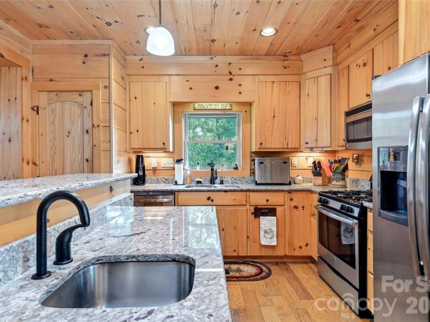 96 Boysenberry Drive, Nebo, NC 28761.  MLS# CAR4378024, YatesRealty ID 18759. 