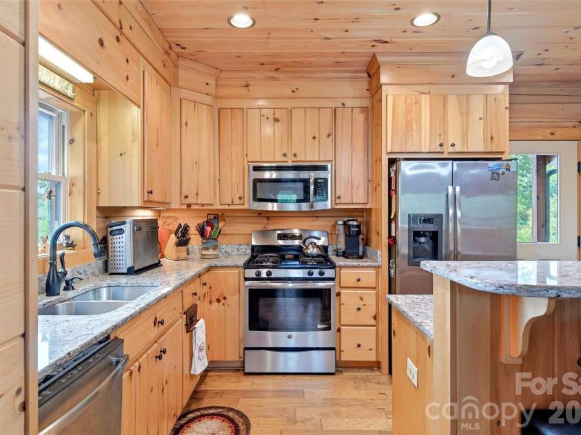 96 Boysenberry Drive, Nebo, NC 28761.  MLS# CAR4378024, YatesRealty ID 18759. 