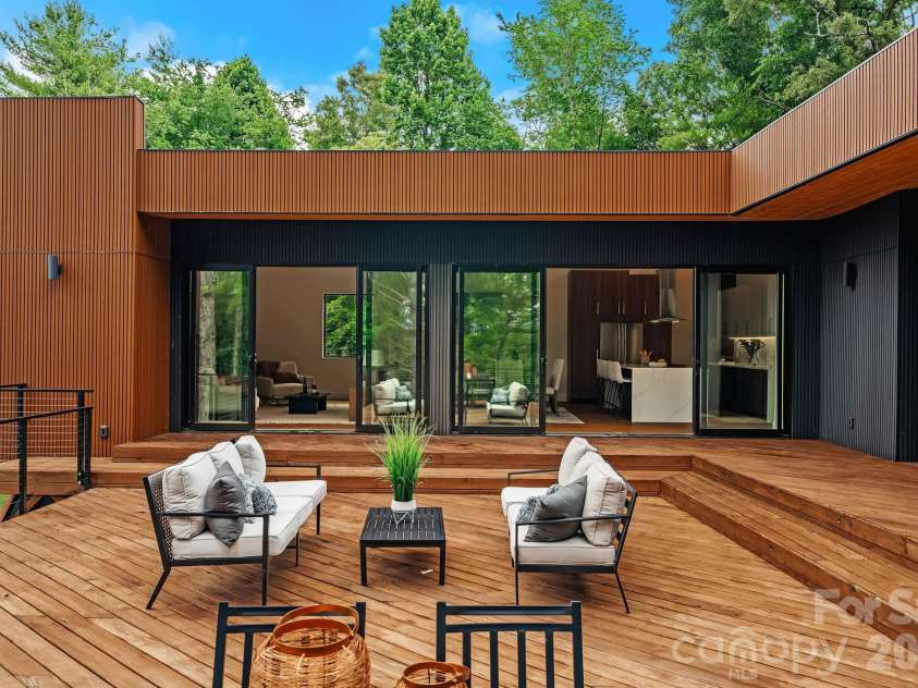 200 Manchester Way, Mills River, NC 28759.  MLS# CAR4389043, YatesRealty ID 1876. 