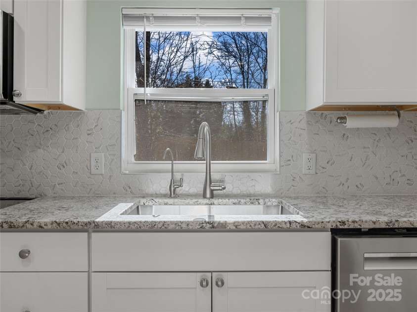 435 Thermal View Drive, Tryon, NC 28782.  MLS# CAR4334421, YatesRealty ID 1876. 