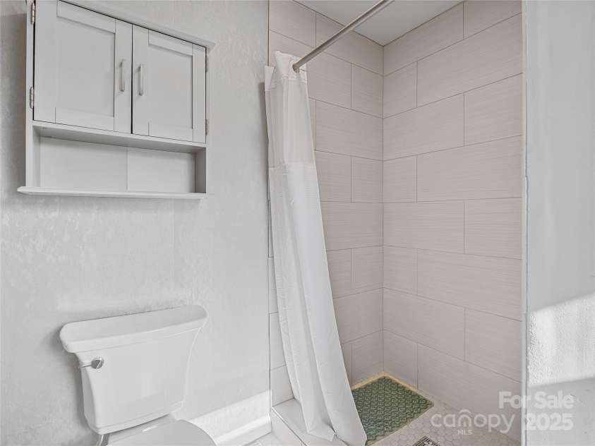 435 Thermal View Drive, Tryon, NC 28782.  MLS# CAR4334421, YatesRealty ID 1876. 