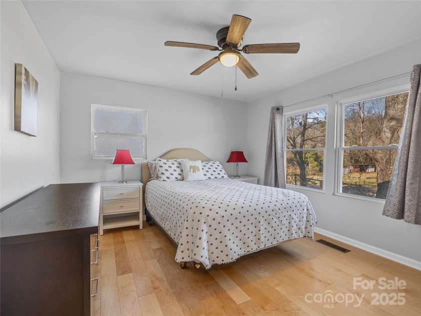 435 Thermal View Drive, Tryon, NC 28782.  MLS# CAR4334421, YatesRealty ID 1876. Guest Bedroom