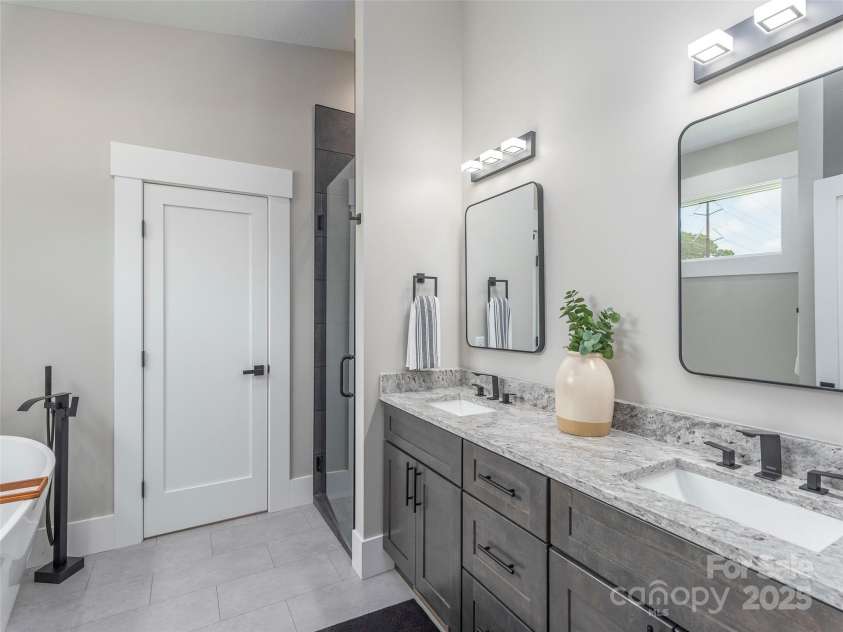 71 Scott Meadows Drive, Asheville, NC 28806.  MLS# CAR4268942, YatesRealty ID 18760. 