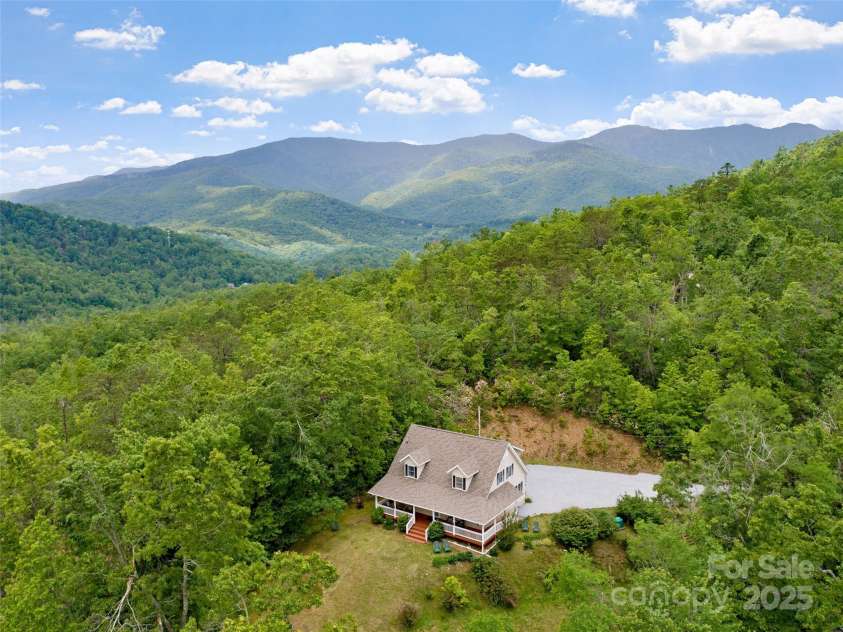 138 Down To Earth Drive, Burnsville, NC 28714.  MLS# CAR4266616, YatesRealty ID 18761. 