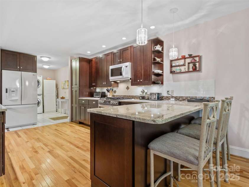 138 Down To Earth Drive, Burnsville, NC 28714.  MLS# CAR4266616, YatesRealty ID 18761. 