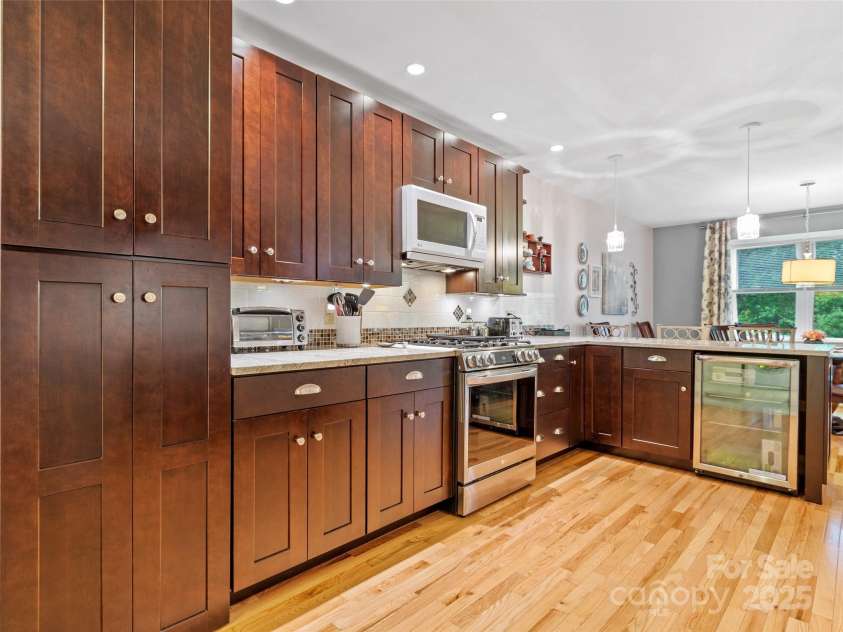 138 Down To Earth Drive, Burnsville, NC 28714.  MLS# CAR4266616, YatesRealty ID 18761. 