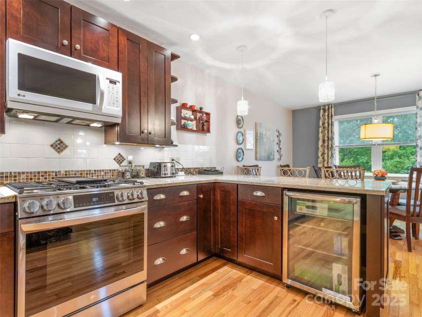 138 Down To Earth Drive, Burnsville, NC 28714.  MLS# CAR4266616, YatesRealty ID 18761. 