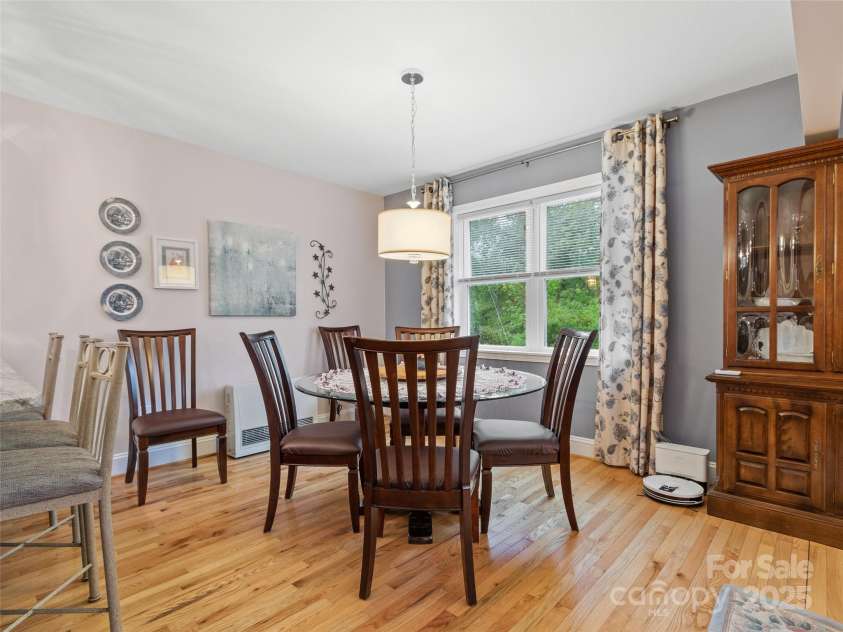 138 Down To Earth Drive, Burnsville, NC 28714.  MLS# CAR4266616, YatesRealty ID 18761. 