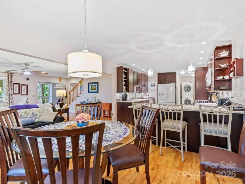 138 Down To Earth Drive, Burnsville, NC 28714.  MLS# CAR4266616, YatesRealty ID 18761. 