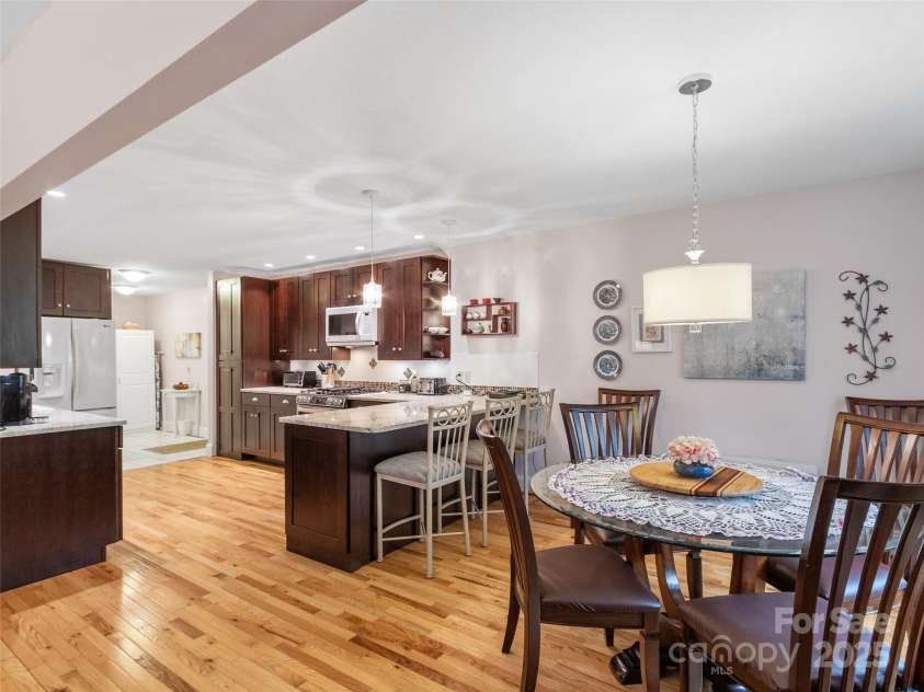 138 Down To Earth Drive, Burnsville, NC 28714.  MLS# CAR4266616, YatesRealty ID 18761. 