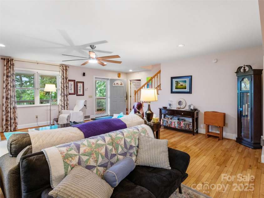 138 Down To Earth Drive, Burnsville, NC 28714.  MLS# CAR4266616, YatesRealty ID 18761. 