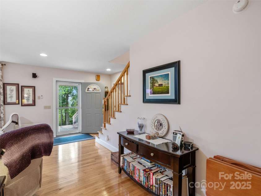 138 Down To Earth Drive, Burnsville, NC 28714.  MLS# CAR4266616, YatesRealty ID 18761. 