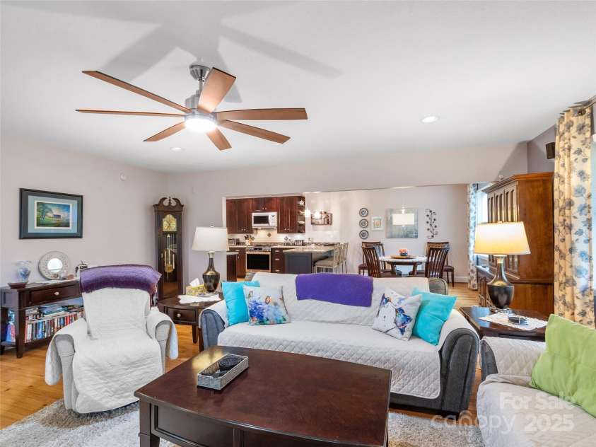 138 Down To Earth Drive, Burnsville, NC 28714.  MLS# CAR4266616, YatesRealty ID 18761. 