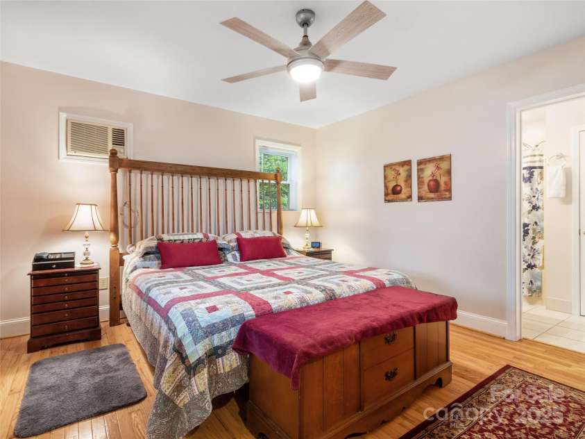 138 Down To Earth Drive, Burnsville, NC 28714.  MLS# CAR4266616, YatesRealty ID 18761. 