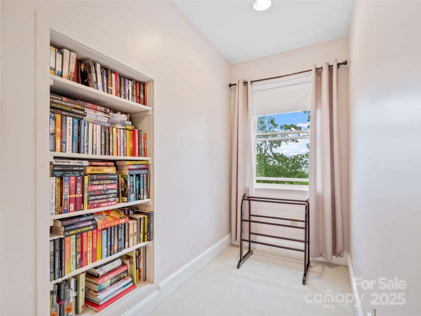 138 Down To Earth Drive, Burnsville, NC 28714.  MLS# CAR4266616, YatesRealty ID 18761. 