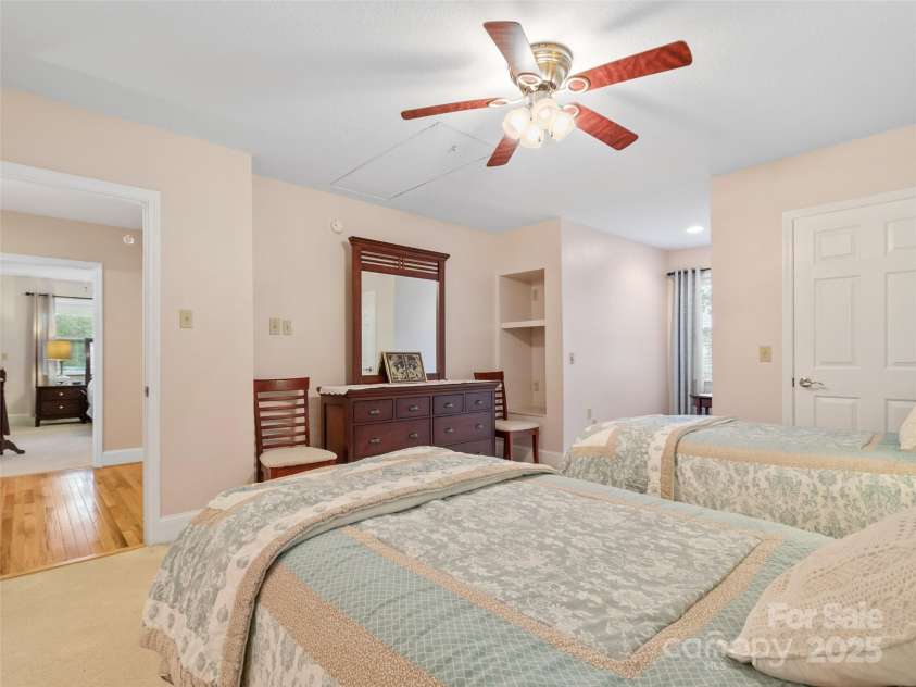 138 Down To Earth Drive, Burnsville, NC 28714.  MLS# CAR4266616, YatesRealty ID 18761. 