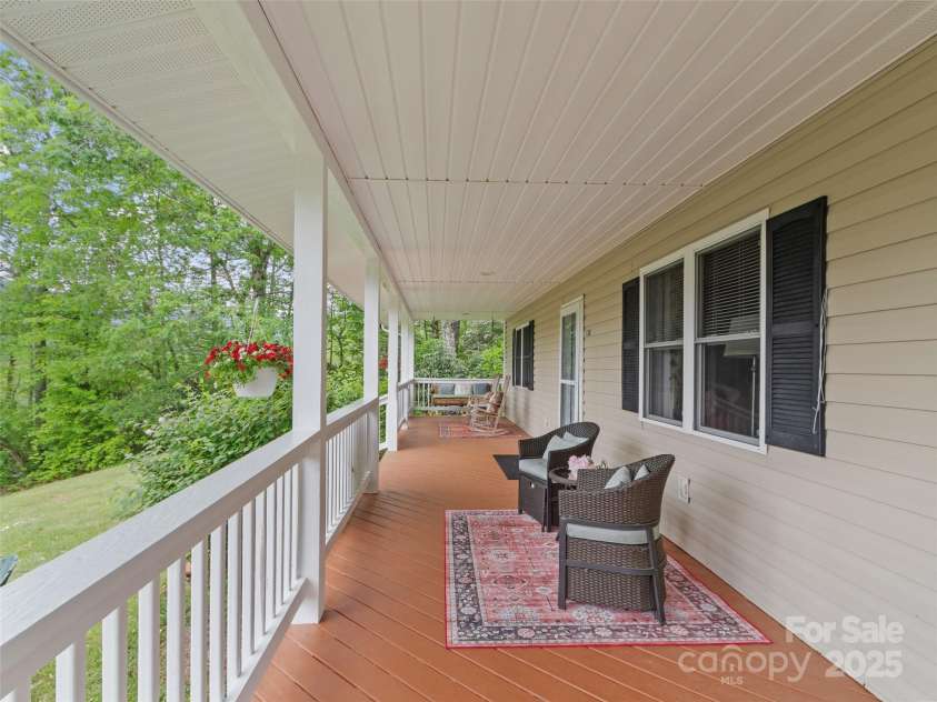 138 Down To Earth Drive, Burnsville, NC 28714.  MLS# CAR4266616, YatesRealty ID 18761. 
