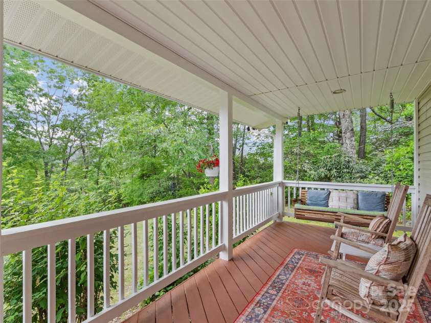 138 Down To Earth Drive, Burnsville, NC 28714.  MLS# CAR4266616, YatesRealty ID 18761. 