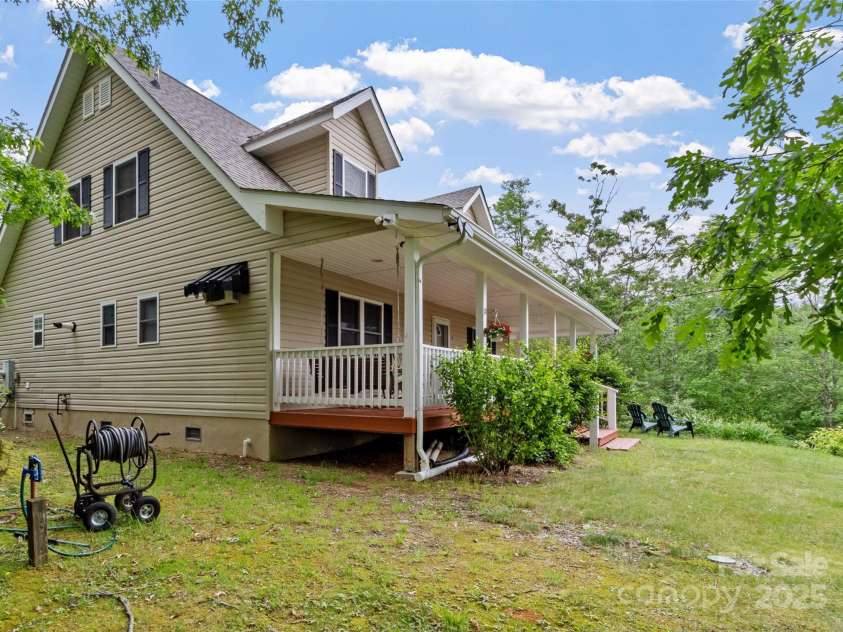 138 Down To Earth Drive, Burnsville, NC 28714.  MLS# CAR4266616, YatesRealty ID 18761. 