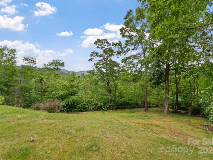 138 Down To Earth Drive, Burnsville, NC 28714.  MLS# CAR4266616, YatesRealty ID 18761. 