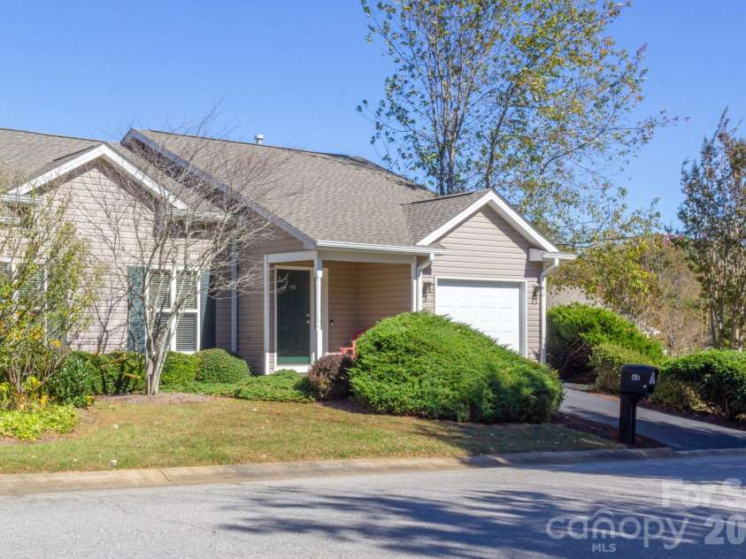 48 Olde Covington Way, Arden, NC 28704.  MLS# CAR4311026, YatesRealty ID 18761. 