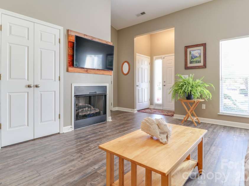 48 Olde Covington Way, Arden, NC 28704.  MLS# CAR4311026, YatesRealty ID 18761. Living Room Facing Front Door
