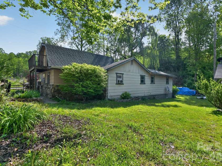 44 Dragonfly Lane, Whittier, NC 28789.  MLS# CAR4377238, YatesRealty ID 18762. 
