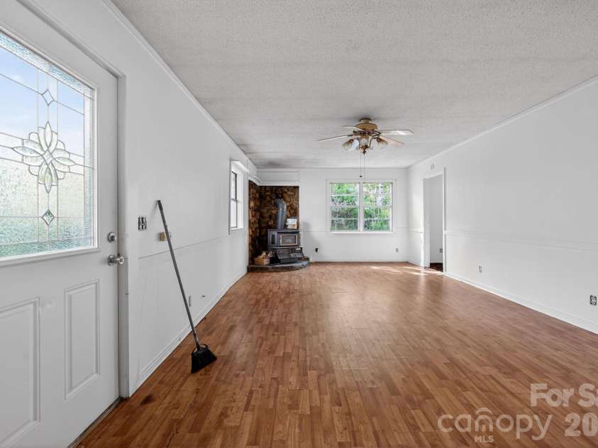 44 Dragonfly Lane, Whittier, NC 28789.  MLS# CAR4377238, YatesRealty ID 18762. 
