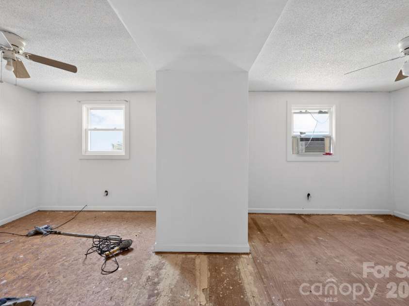 44 Dragonfly Lane, Whittier, NC 28789.  MLS# CAR4377238, YatesRealty ID 18762. 