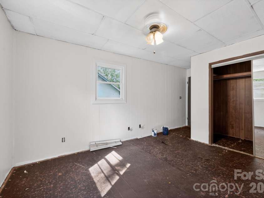 44 Dragonfly Lane, Whittier, NC 28789.  MLS# CAR4377238, YatesRealty ID 18762. 