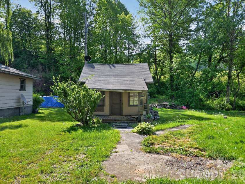 44 Dragonfly Lane, Whittier, NC 28789.  MLS# CAR4377238, YatesRealty ID 18762. 