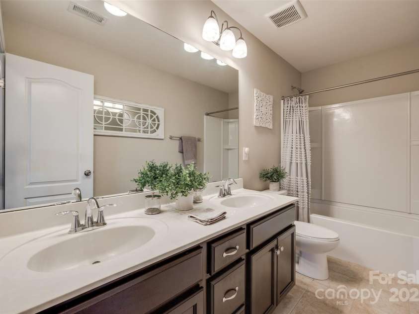 1226 Clingman Drive, Fort Mill, SC 29715.  MLS# CAR4245117, YatesRealty ID 18763. 