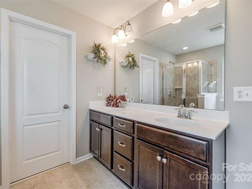 1226 Clingman Drive, Fort Mill, SC 29715.  MLS# CAR4245117, YatesRealty ID 18763. 