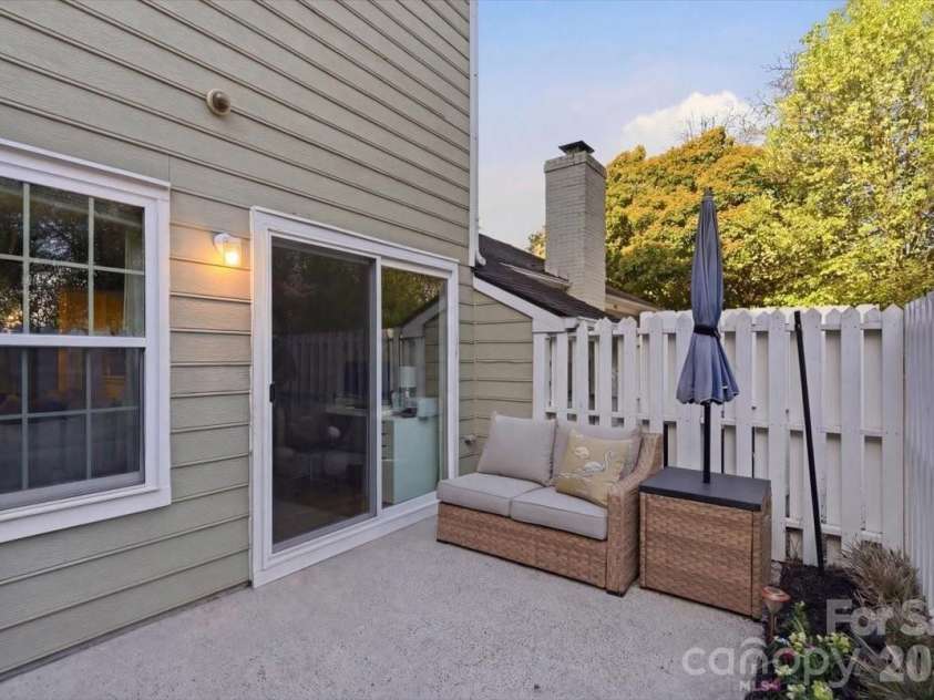 2705 New Hamlin Way, Charlotte, NC 28210.  MLS# CAR4358259, YatesRealty ID 18763. Back Patio