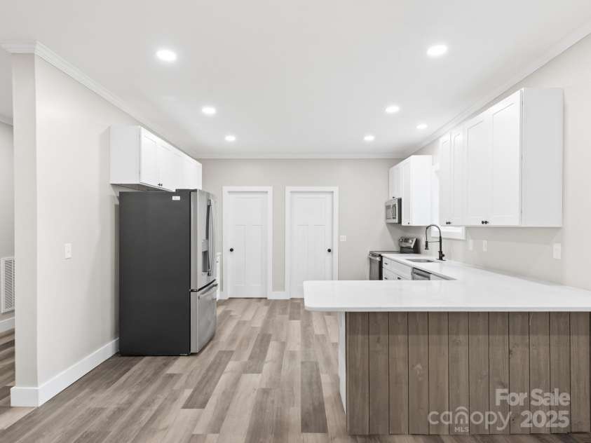 123 Edwards Avenue, Swannanoa, NC 28778.  MLS# CAR4265830, YatesRealty ID 18765. 