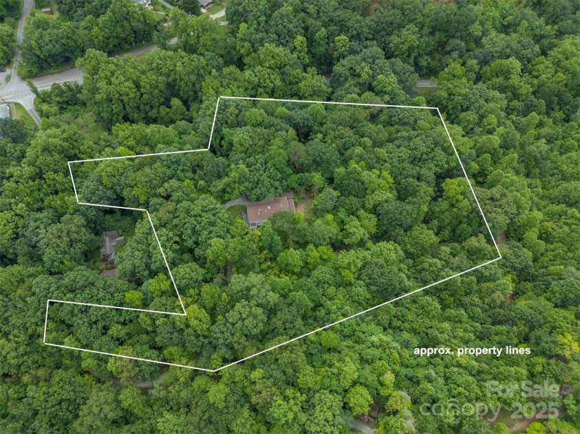 93 Villa Barbara Lane, Tryon, NC 28782.  MLS# CAR4260779, YatesRealty ID 18767. 